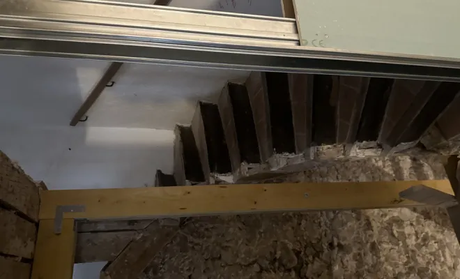 Transformation d'une maison classée monument historique à Vence , Antibes, ARENO